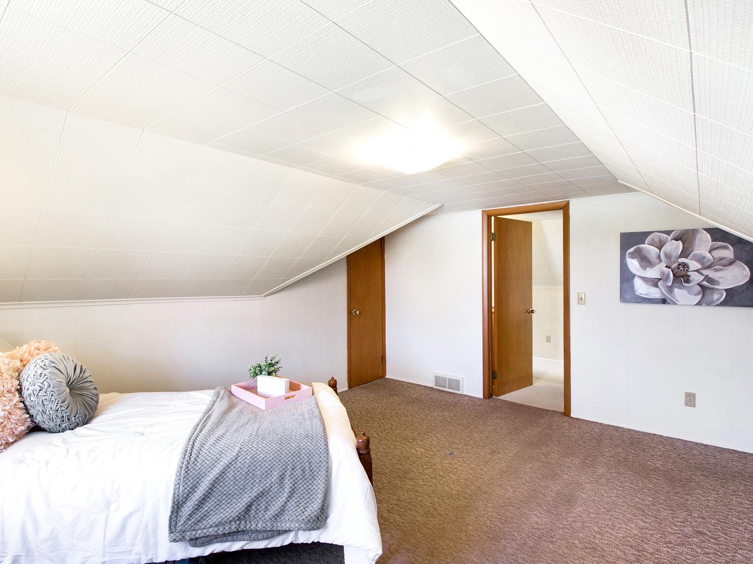 Green Bay, Wisconsin 54311, United States, 4 Bedrooms Bedrooms, ,2 BathroomsBathrooms,Residential,Pending,122064