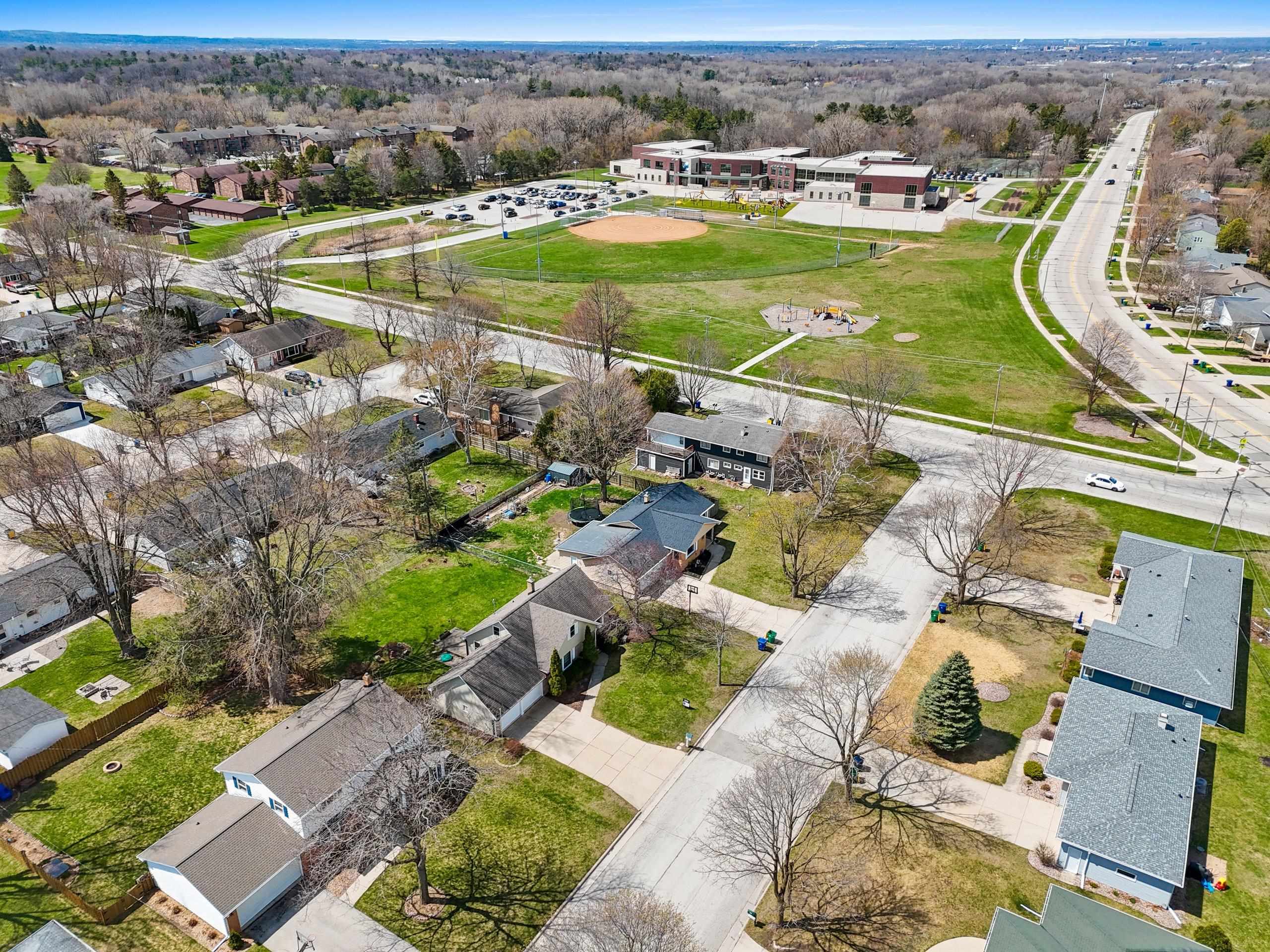 Green Bay, Wisconsin 54311, United States, 4 Bedrooms Bedrooms, ,2 BathroomsBathrooms,Residential,Pending,122064