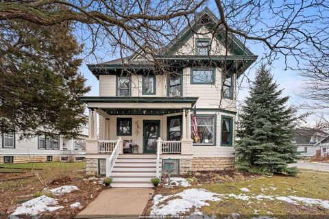 Photo of 152 4TH Street, FOND DU LAC, WI 54935 (MLS # 50319822)