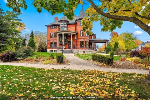 Photo of 902 S MADISON Street, GREEN BAY, WI 54301 (MLS # 50317869)