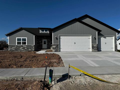 Photo of N9246 HOMESTEAD Lane, APPLETON, WI 54915 (MLS # 50322842)