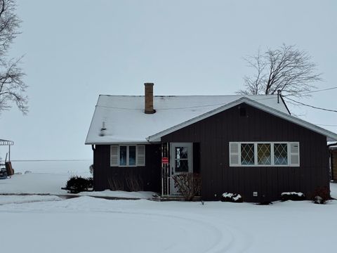 Photo of N6120 CATTAU BEACH Court, SHAWANO, WI 54166 (MLS # 50319694)
