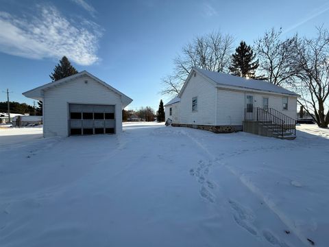 Photo of 264 COOK Avenue, OCONTO, WI 54153 (MLS # 50319412)