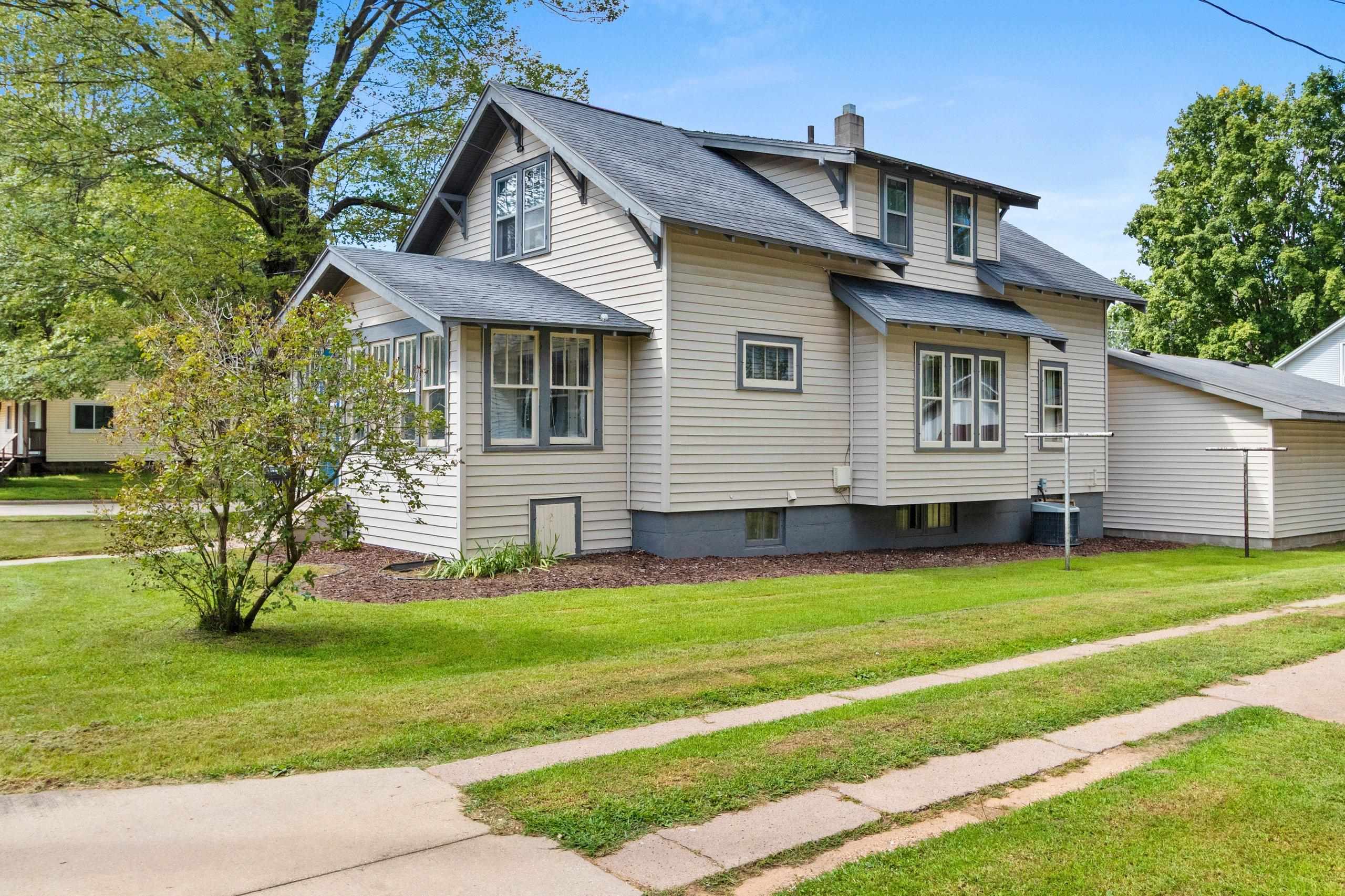 Shawano, Wisconsin 54166, United States, 3 Bedrooms Bedrooms, ,2 BathroomsBathrooms,Residential,Active,198249