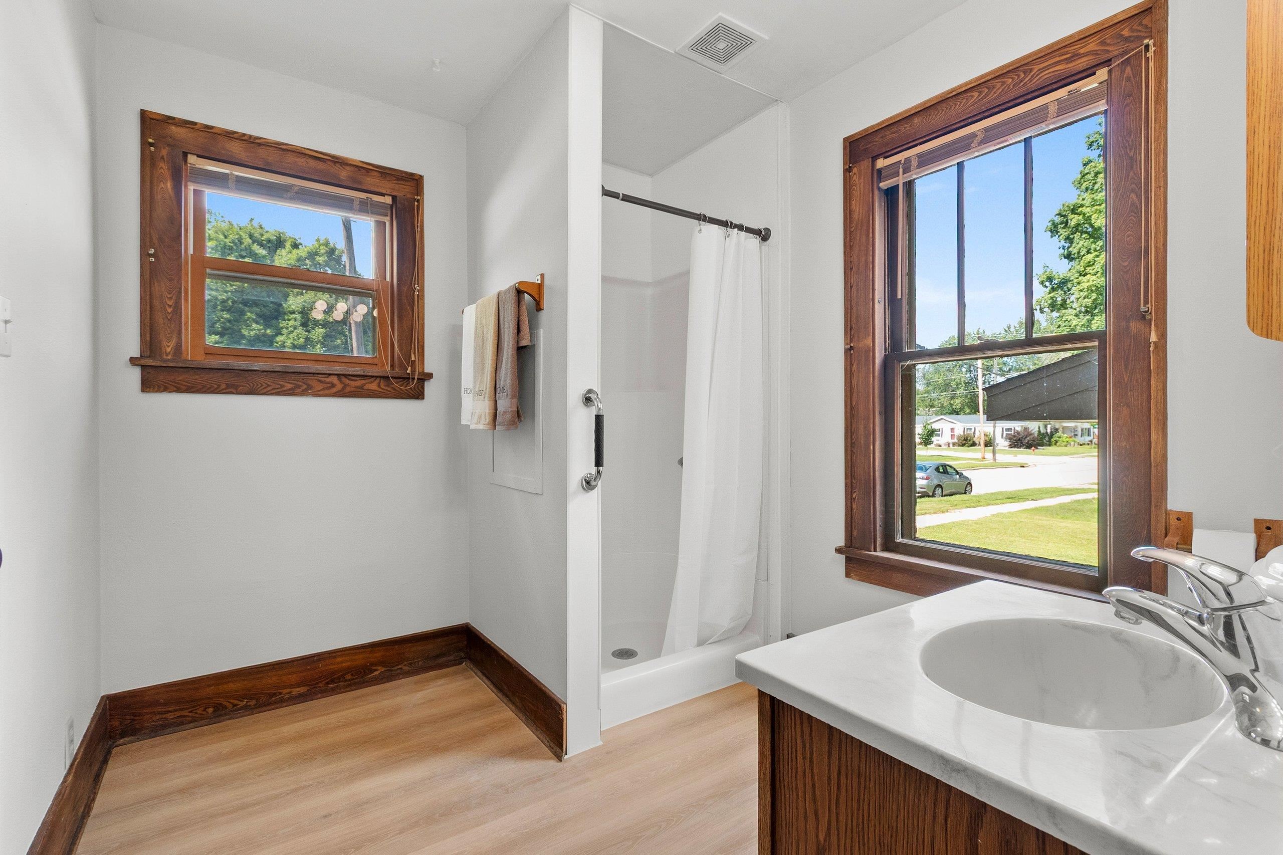 Shawano, Wisconsin 54166, United States, 3 Bedrooms Bedrooms, ,2 BathroomsBathrooms,Residential,Active,198249