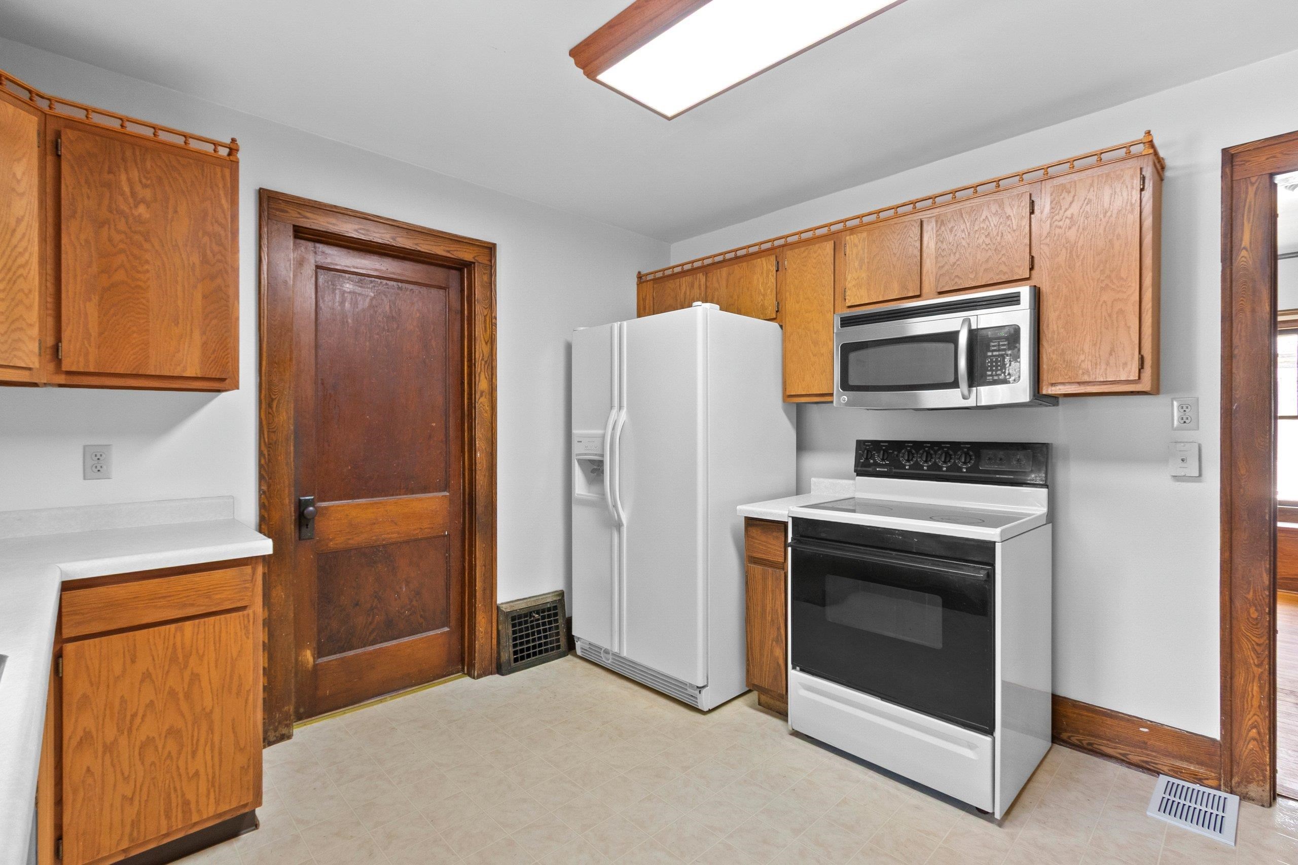 Shawano, Wisconsin 54166, United States, 3 Bedrooms Bedrooms, ,2 BathroomsBathrooms,Residential,Active,198249