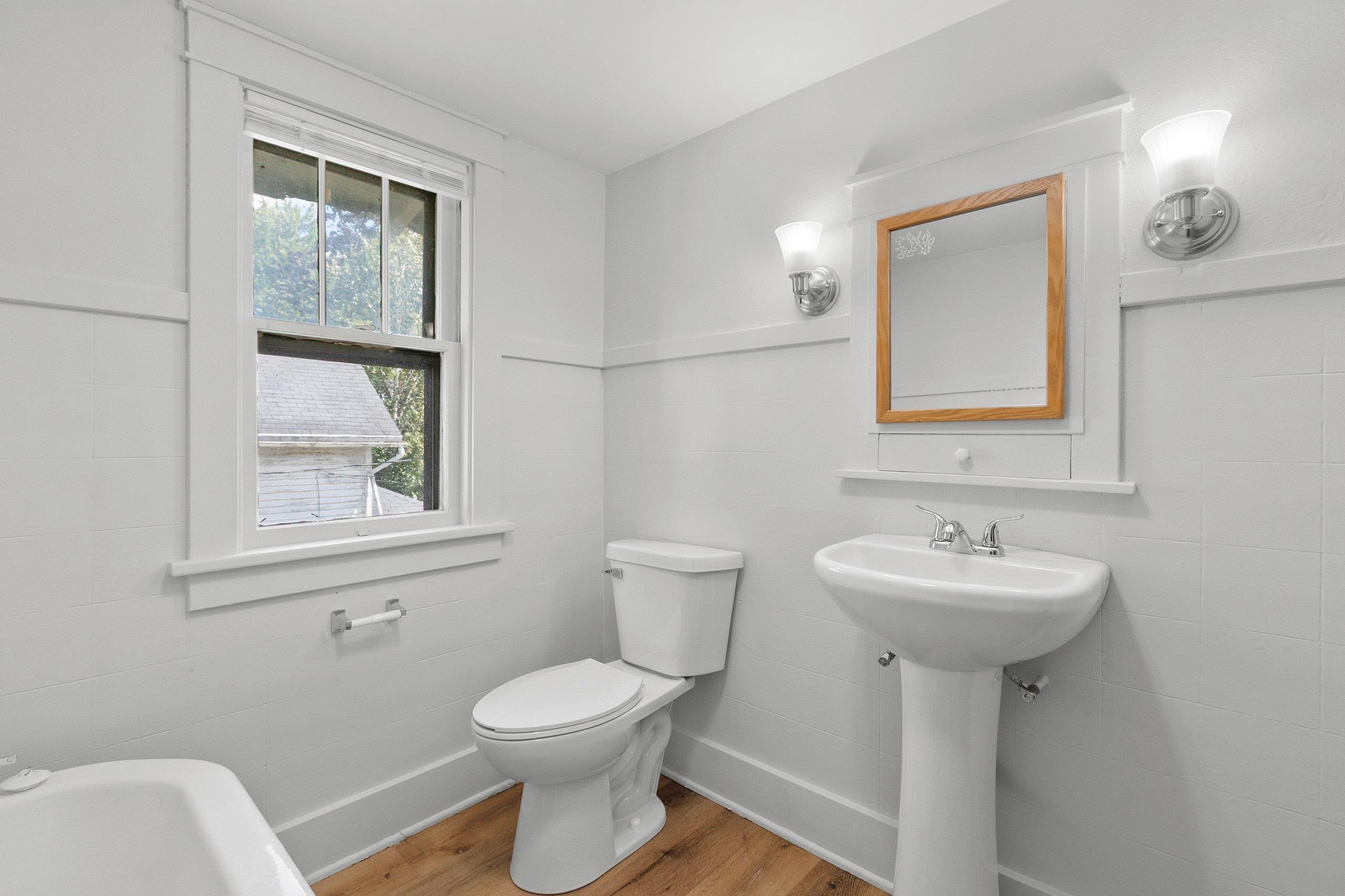 Shawano, Wisconsin 54166, United States, 3 Bedrooms Bedrooms, ,2 BathroomsBathrooms,Residential,Active,198249