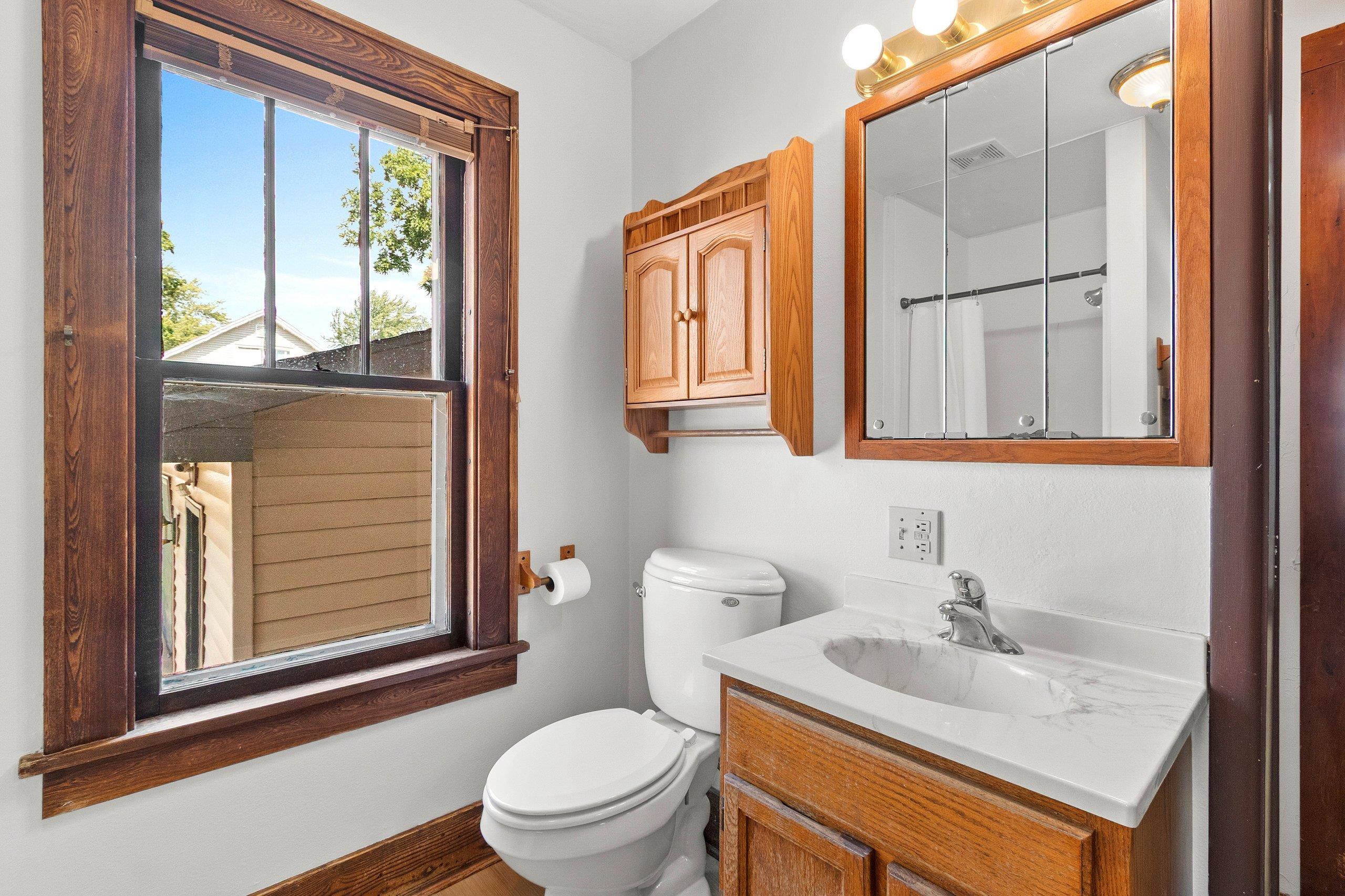 Shawano, Wisconsin 54166, United States, 3 Bedrooms Bedrooms, ,2 BathroomsBathrooms,Residential,Active,198249