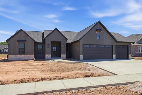Photo of N8860 KILLARNEY Way, MENASHA, WI 54952 (MLS # 50327221)