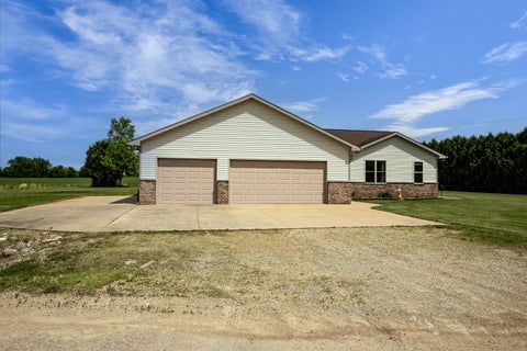 Photo of 8388 MOESER Lane, LARSEN, WI 54947 (MLS # 50327519)