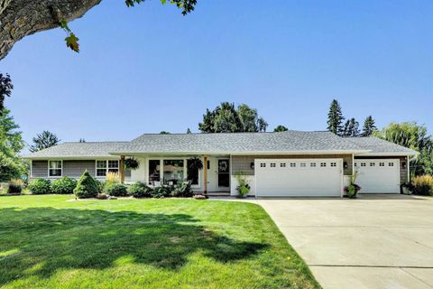 Photo of 1089 ORLANDO Drive, GREEN BAY, WI 54304 (MLS # 50316109)