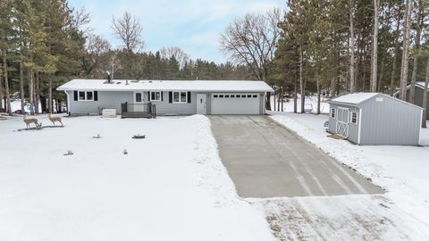 Photo of W6329 PENINSULA Court, NESHKORO, WI 54960 (MLS # 50320806)