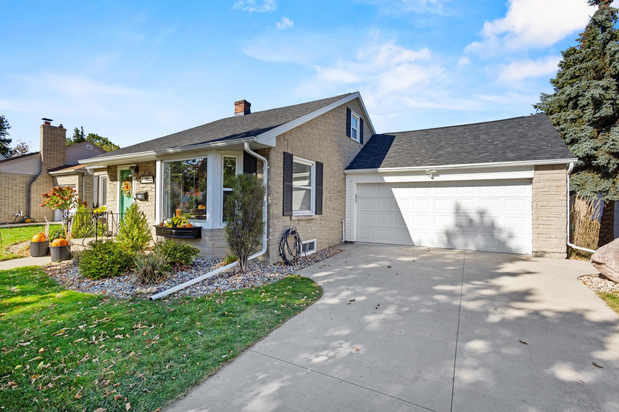 518 E GLENDALE Avenue