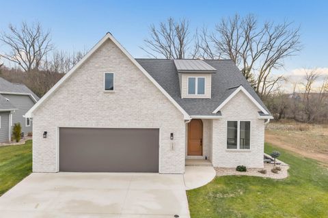 Photo of 1780 BOBBY JONES Drive, DE PERE, WI 54115 (MLS # 50320181)