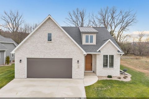 Photo of 1780 BOBBY JONES Drive, DE PERE, WI 54115 (MLS # 50320181)