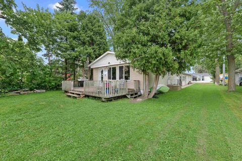 Photo of N10286 GULIG Road, MALONE, WI 53049 (MLS # 50313635)