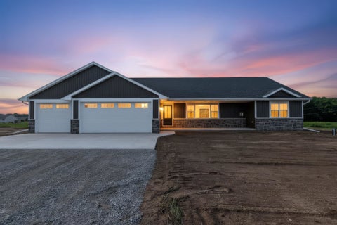 Photo of 2722 WESTLINE Road, SUAMICO, WI 54313 (MLS # 50332550)