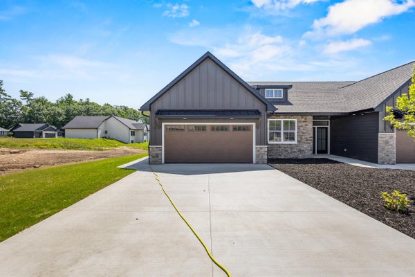 3365 SHAWANO AVE, GREEN BAY, WI 54313 - Image d3aa64a00b5d9b9dc5baeab4c5ce3bb0/1957086106