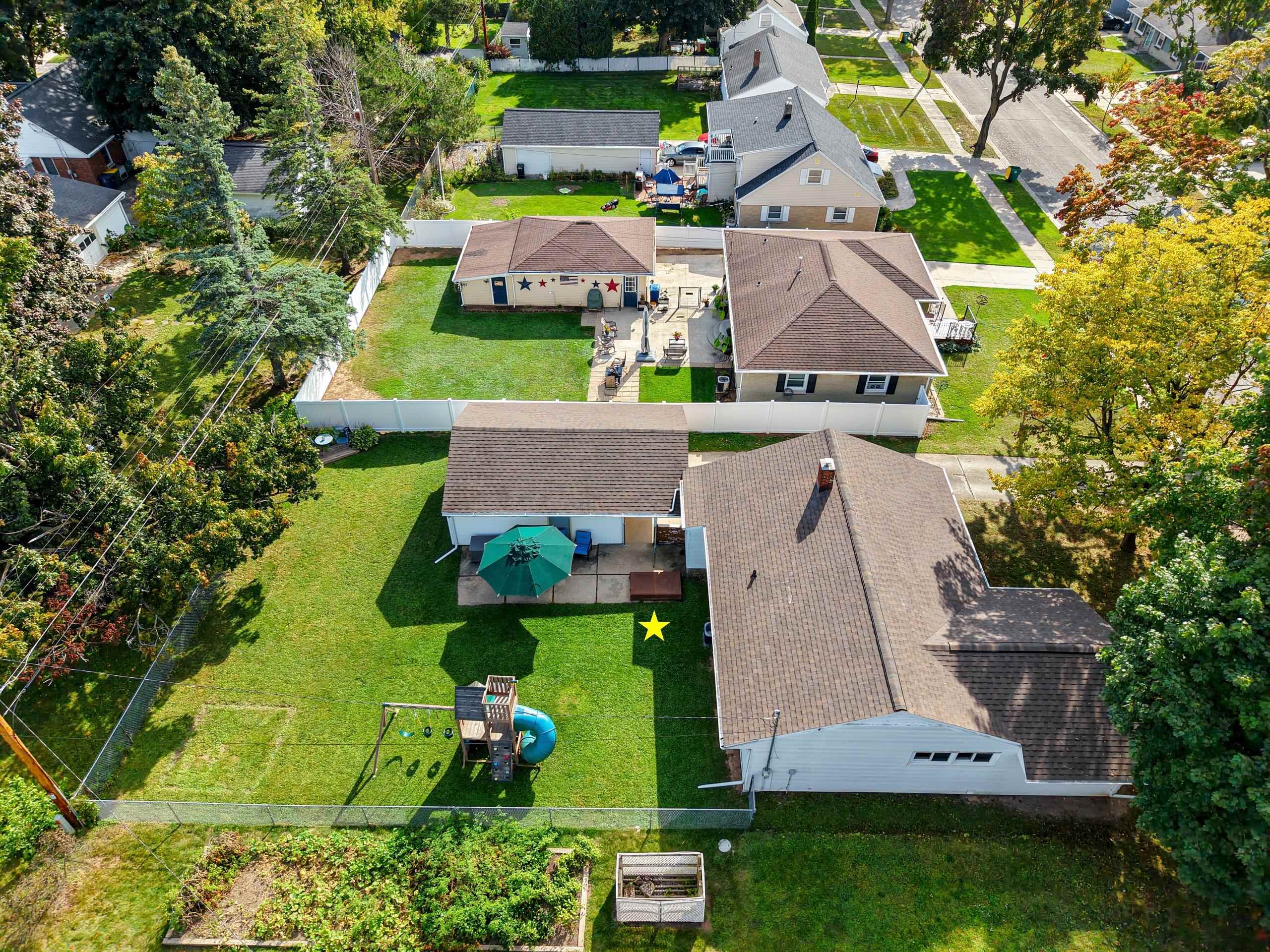 Green Bay, Wisconsin 54304, United States, 3 Bedrooms Bedrooms, ,2 BathroomsBathrooms,Residential,Active,232520