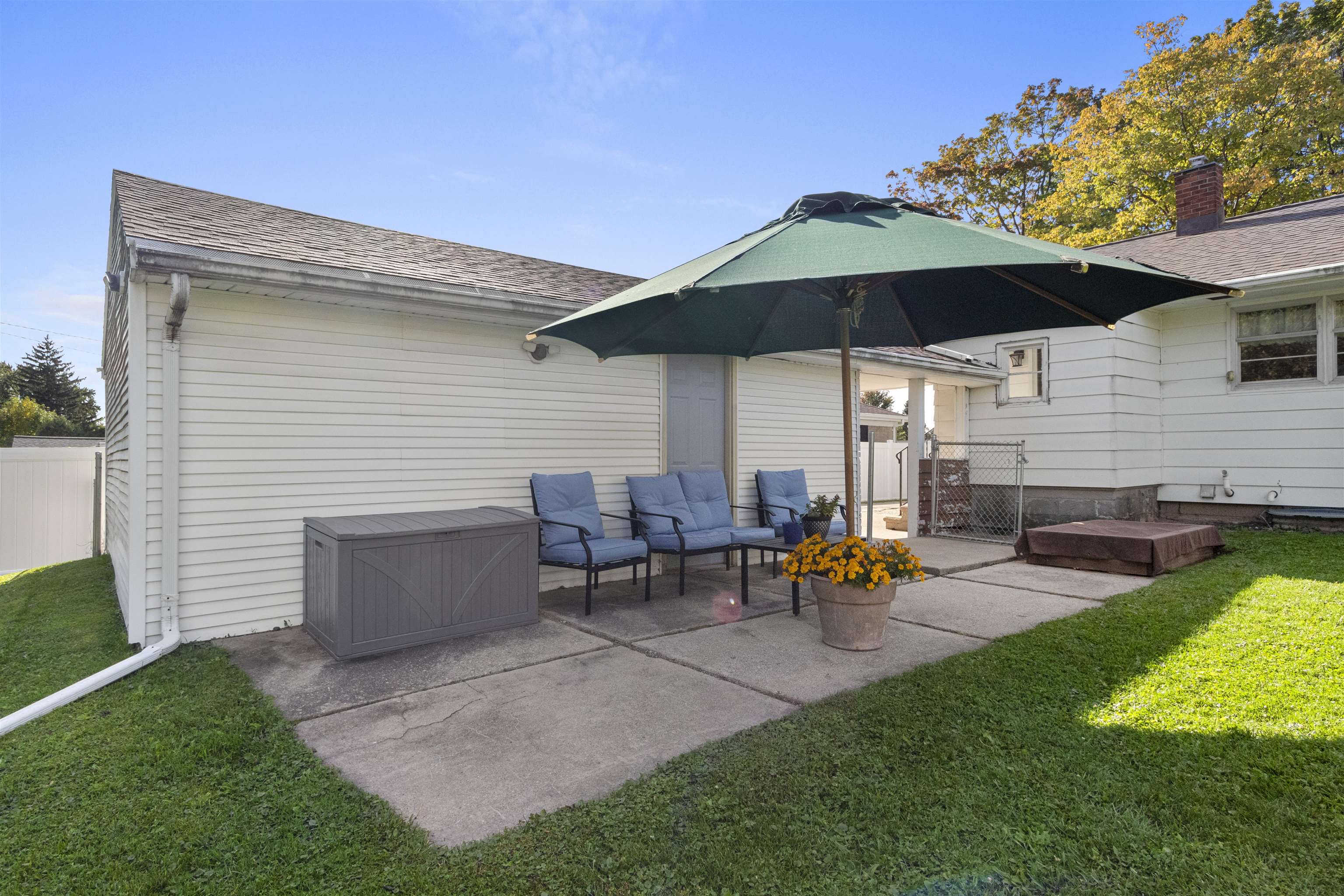 Green Bay, Wisconsin 54304, United States, 3 Bedrooms Bedrooms, ,2 BathroomsBathrooms,Residential,Active,232520