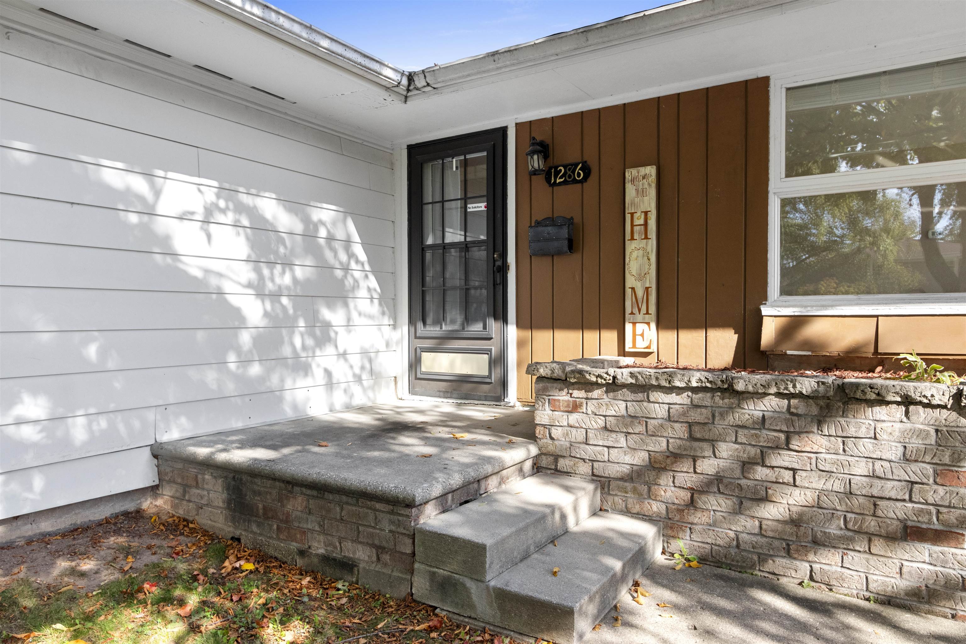 Green Bay, Wisconsin 54304, United States, 3 Bedrooms Bedrooms, ,2 BathroomsBathrooms,Residential,Active,232520