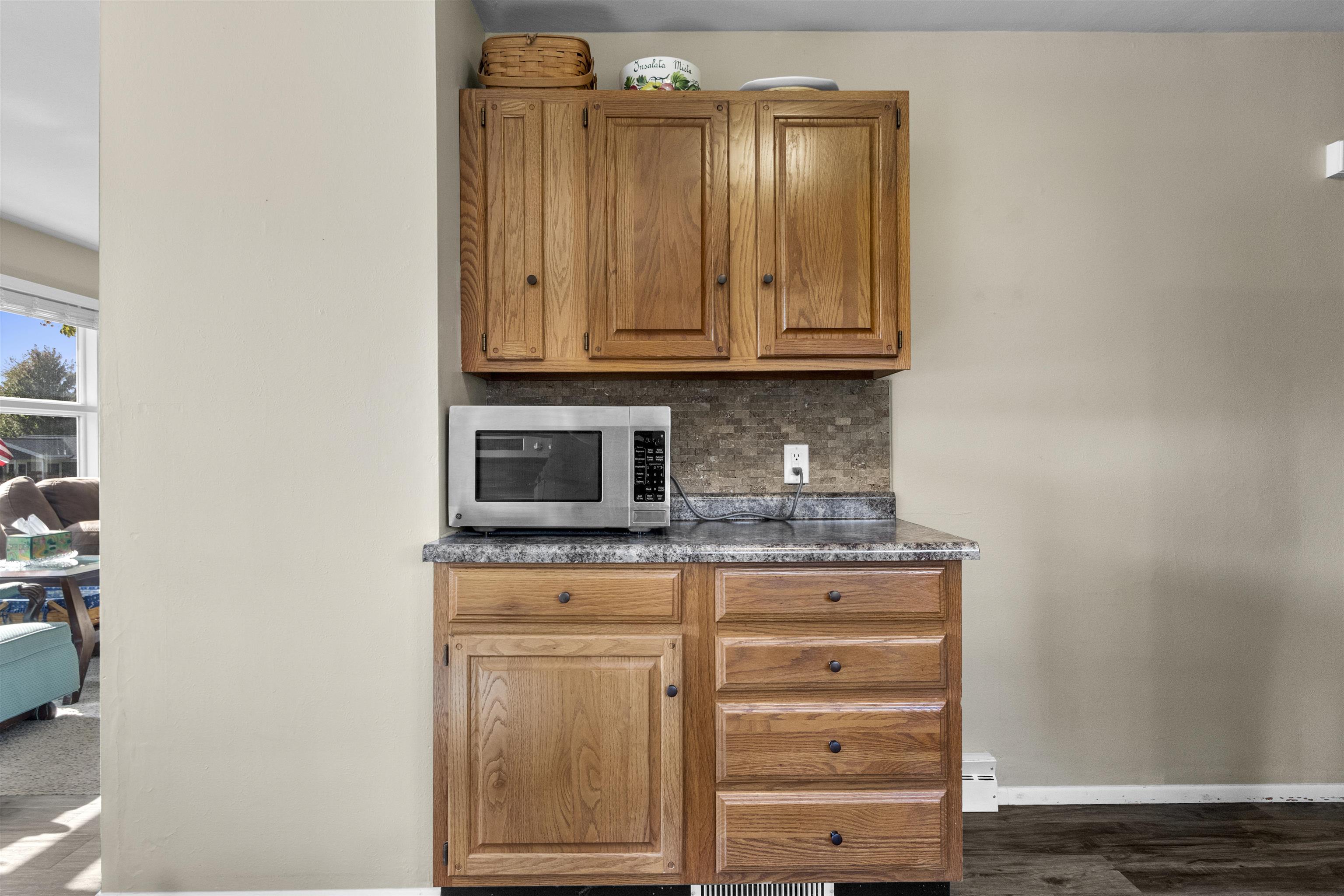 Green Bay, Wisconsin 54304, United States, 3 Bedrooms Bedrooms, ,2 BathroomsBathrooms,Residential,Active,232520