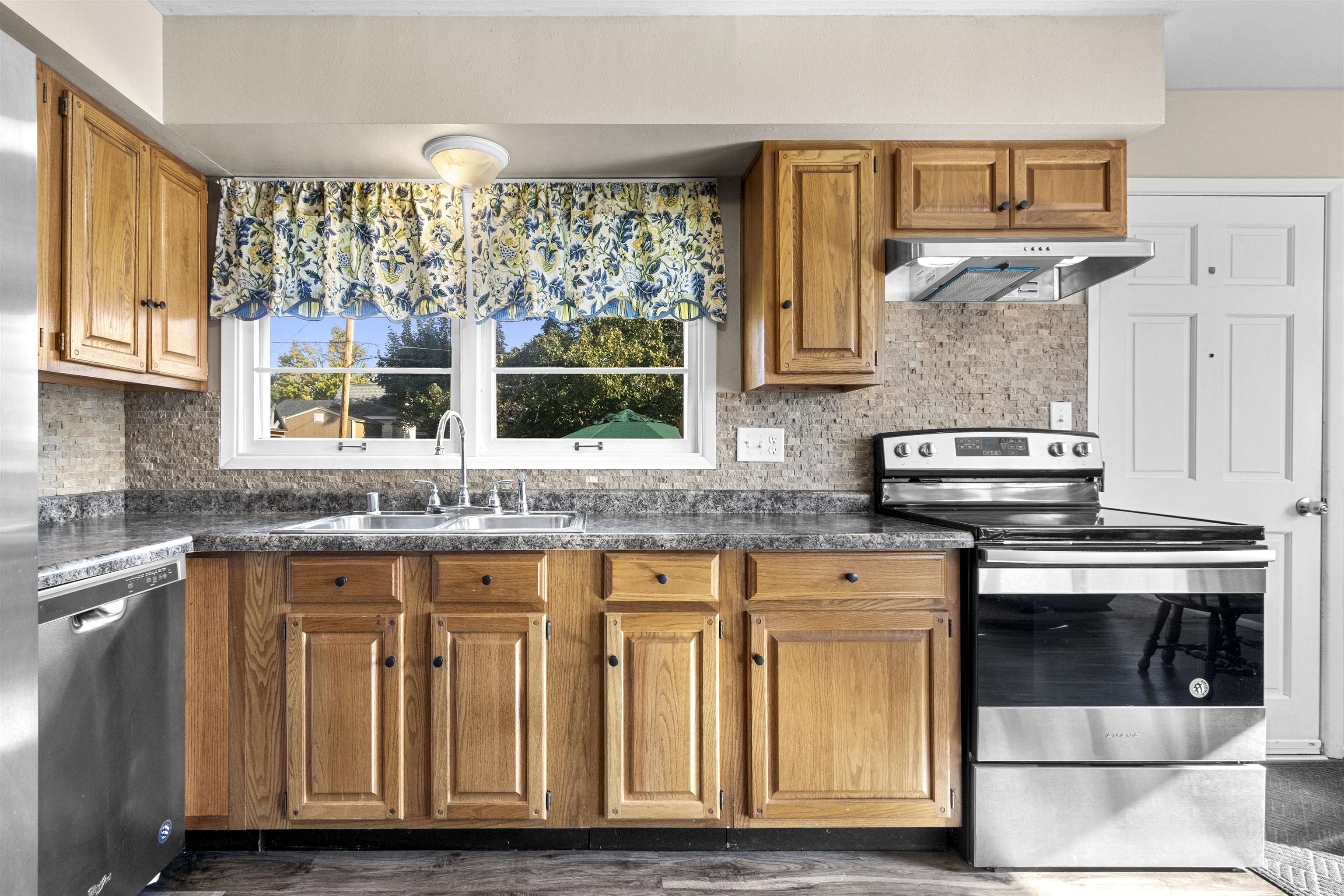 Green Bay, Wisconsin 54304, United States, 3 Bedrooms Bedrooms, ,2 BathroomsBathrooms,Residential,Active,232520