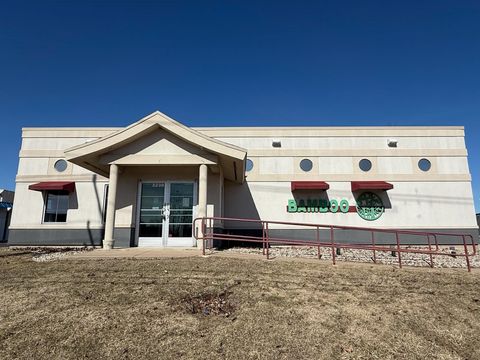 Photo of 2230 E NORTHLAND Avenue, APPLETON, WI 54911 (MLS # 50322224)