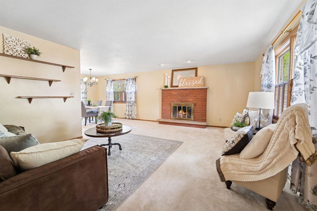 Photo of 513 E GREENFIELD Street, APPLETON, WI 54911 (MLS # 50315134)