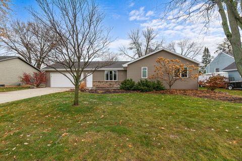 Photo of 606 S WILD ROSE Lane, APPLETON, WI 54914 (MLS # 50318492)