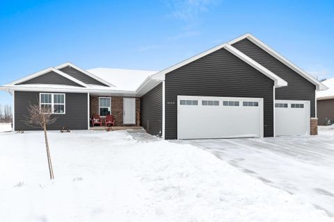 Photo of 4669 RICHARD Lane, GREEN BAY, WI 54313 (MLS # 50319591)