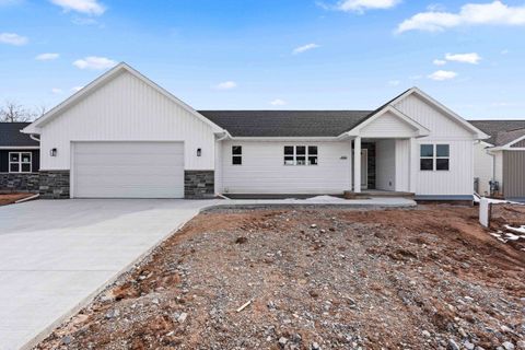 Photo of N9278 CONSTELLATION Drive, APPLETON, WI 54915 (MLS # 50322943)