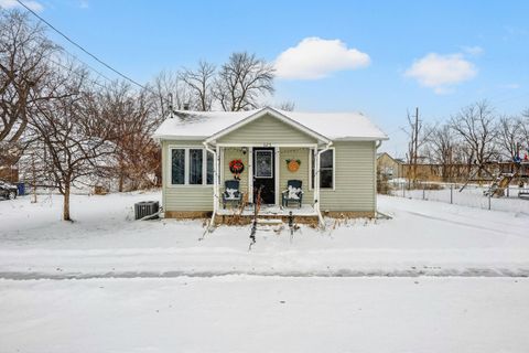 Photo of 523 MICHIGAN Street, OMRO, WI 54963 (MLS # 50319503)