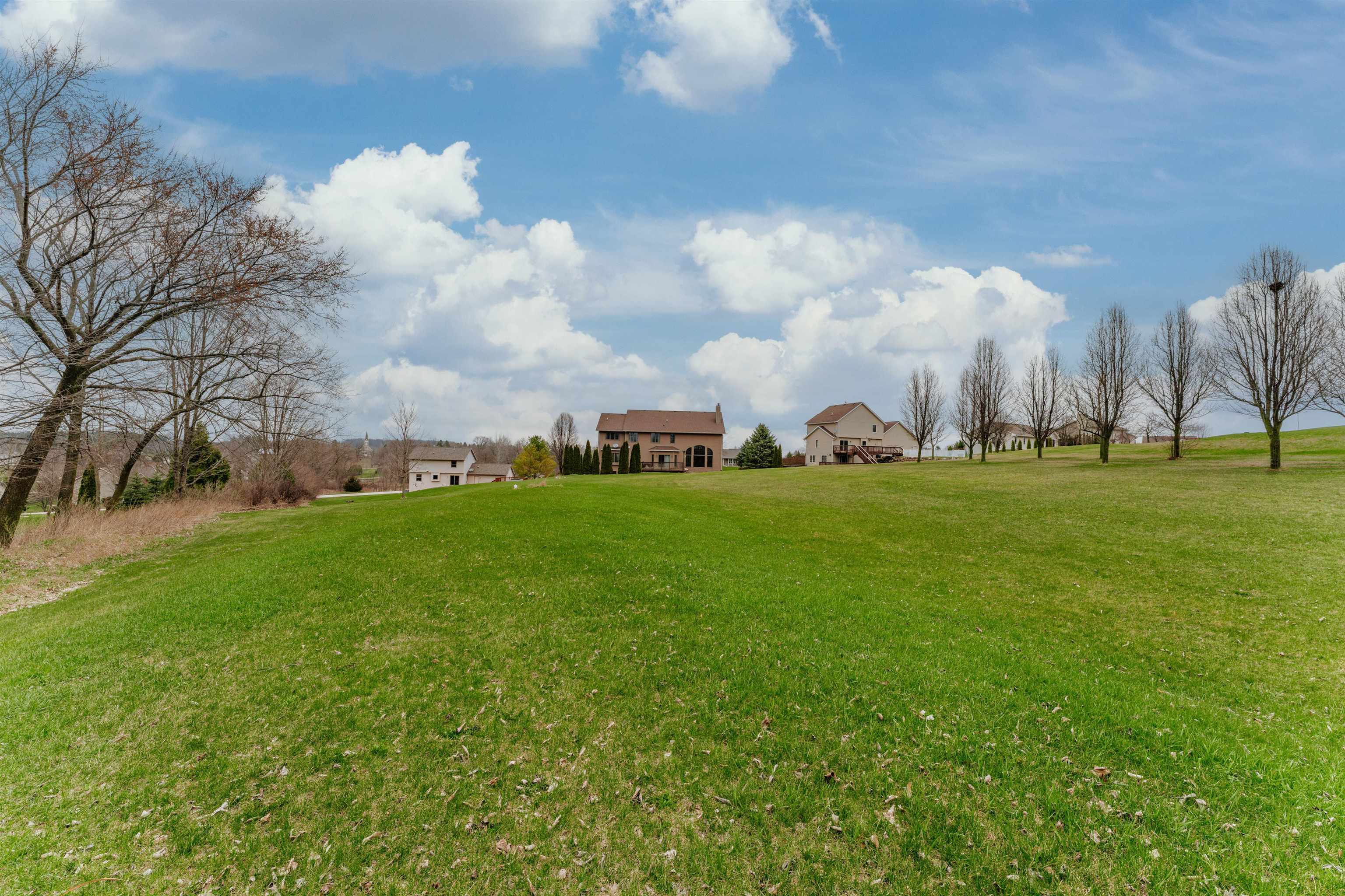 Fredonia, Wisconsin 53021, United States, 5 Bedrooms Bedrooms, ,5 BathroomsBathrooms,Residential,Active,204813