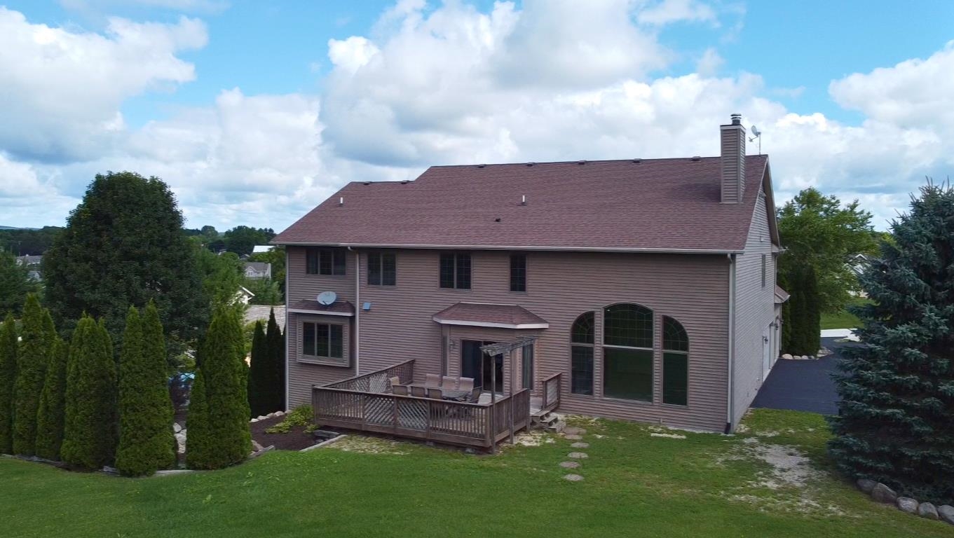 Fredonia, Wisconsin 53021, United States, 5 Bedrooms Bedrooms, ,5 BathroomsBathrooms,Residential,Active,204813