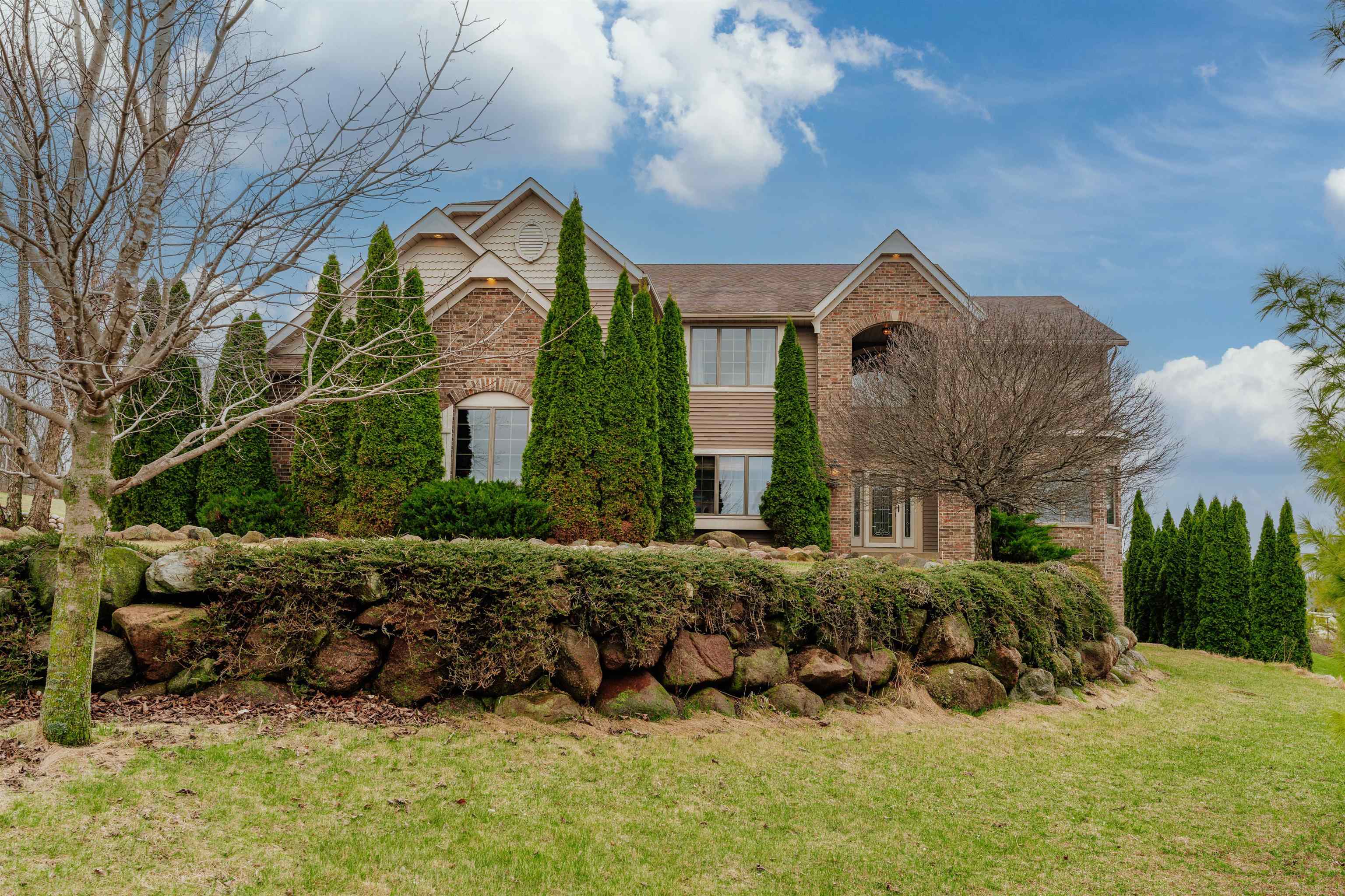 Fredonia, Wisconsin 53021, United States, 5 Bedrooms Bedrooms, ,5 BathroomsBathrooms,Residential,Active,204813