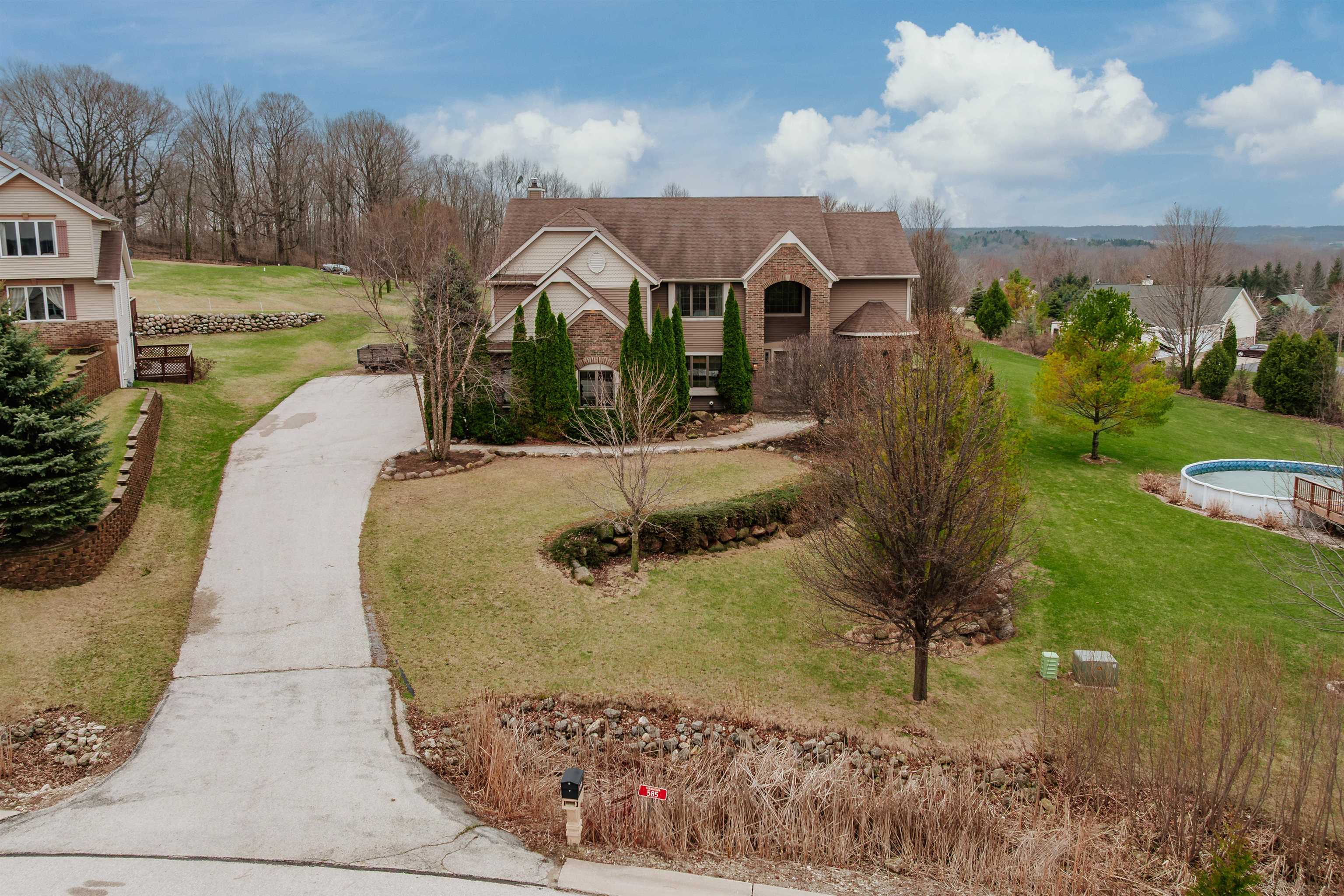 Fredonia, Wisconsin 53021, United States, 5 Bedrooms Bedrooms, ,5 BathroomsBathrooms,Residential,Active,204813