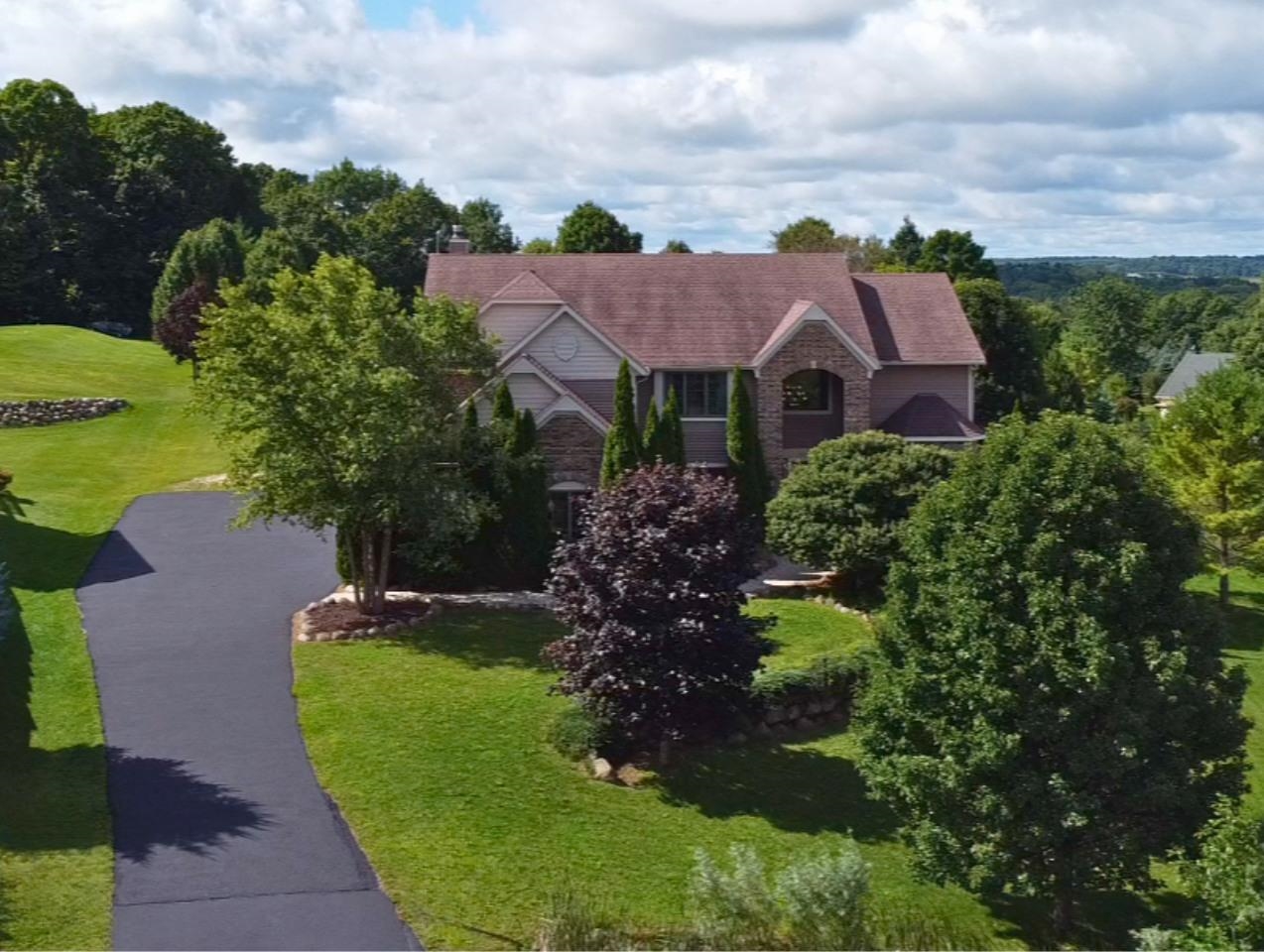 Fredonia, Wisconsin 53021, United States, 5 Bedrooms Bedrooms, ,5 BathroomsBathrooms,Residential,Active,204813