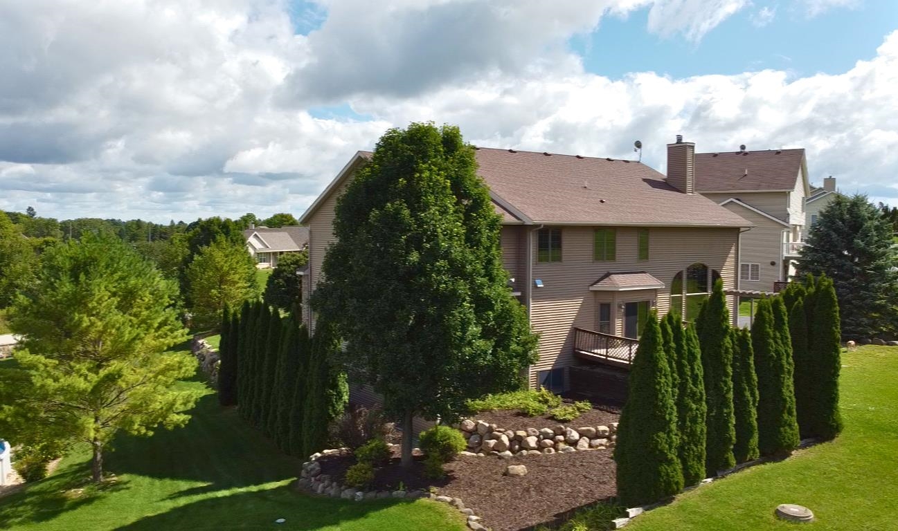 Fredonia, Wisconsin 53021, United States, 5 Bedrooms Bedrooms, ,5 BathroomsBathrooms,Residential,Active,204813