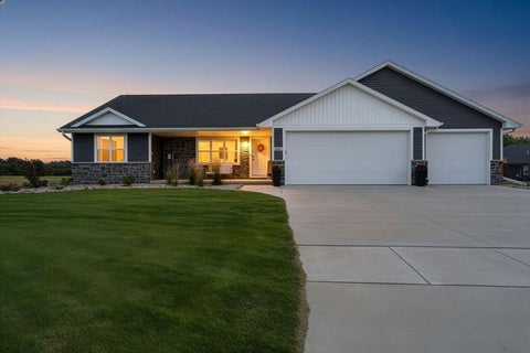 Photo of 2347 TIGERWOOD Trail, DE PERE, WI 54115 (MLS # 50332751)