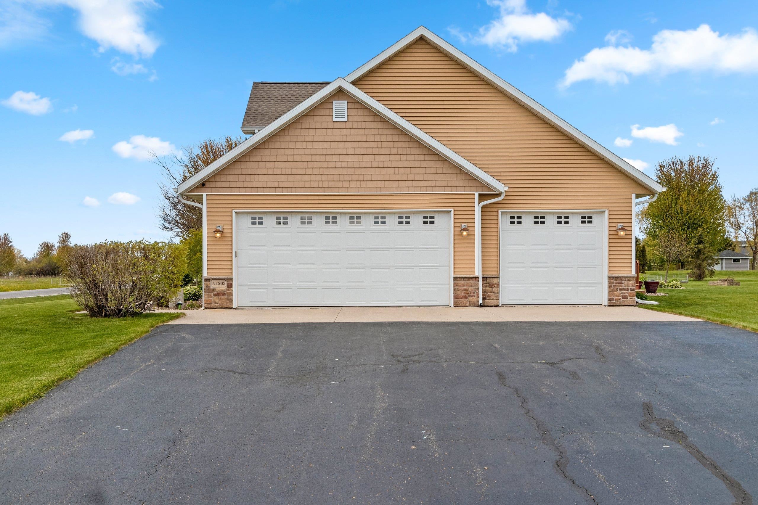 N1203 SOUTH CREEK Drive - Photo 4