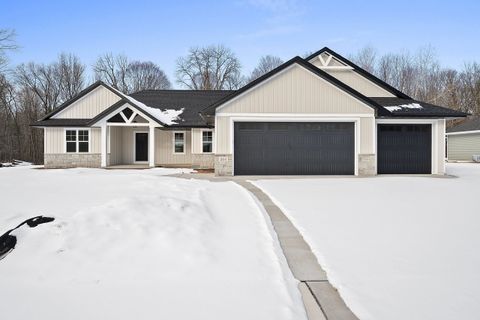 Photo of 204 BLACK CHERRY Court, SHAWANO, WI 54166 (MLS # 50319074)