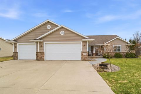 Photo of 535 COONEN Drive, COMBINED LOCKS, WI 54113 (MLS # 50323143)