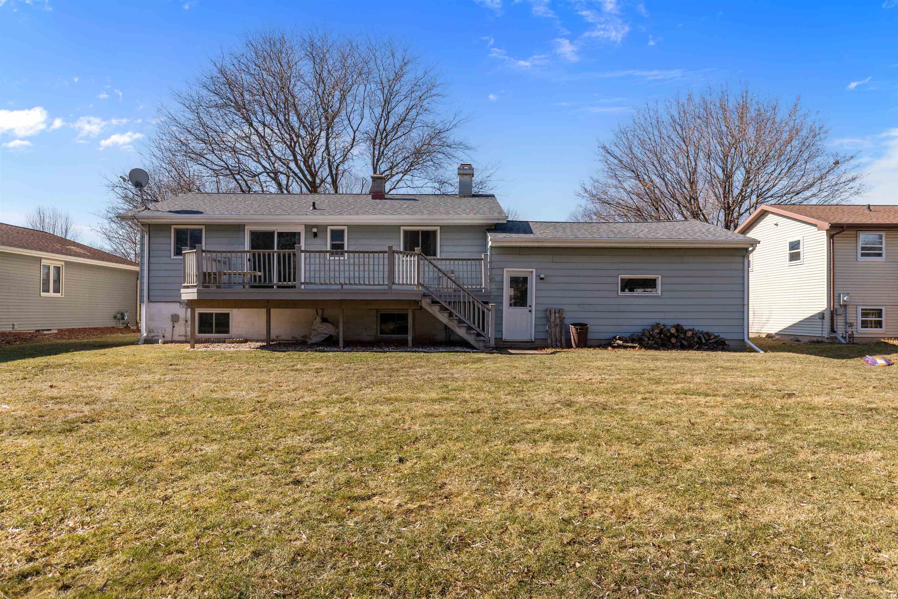 800 CAROL LYNN Drive