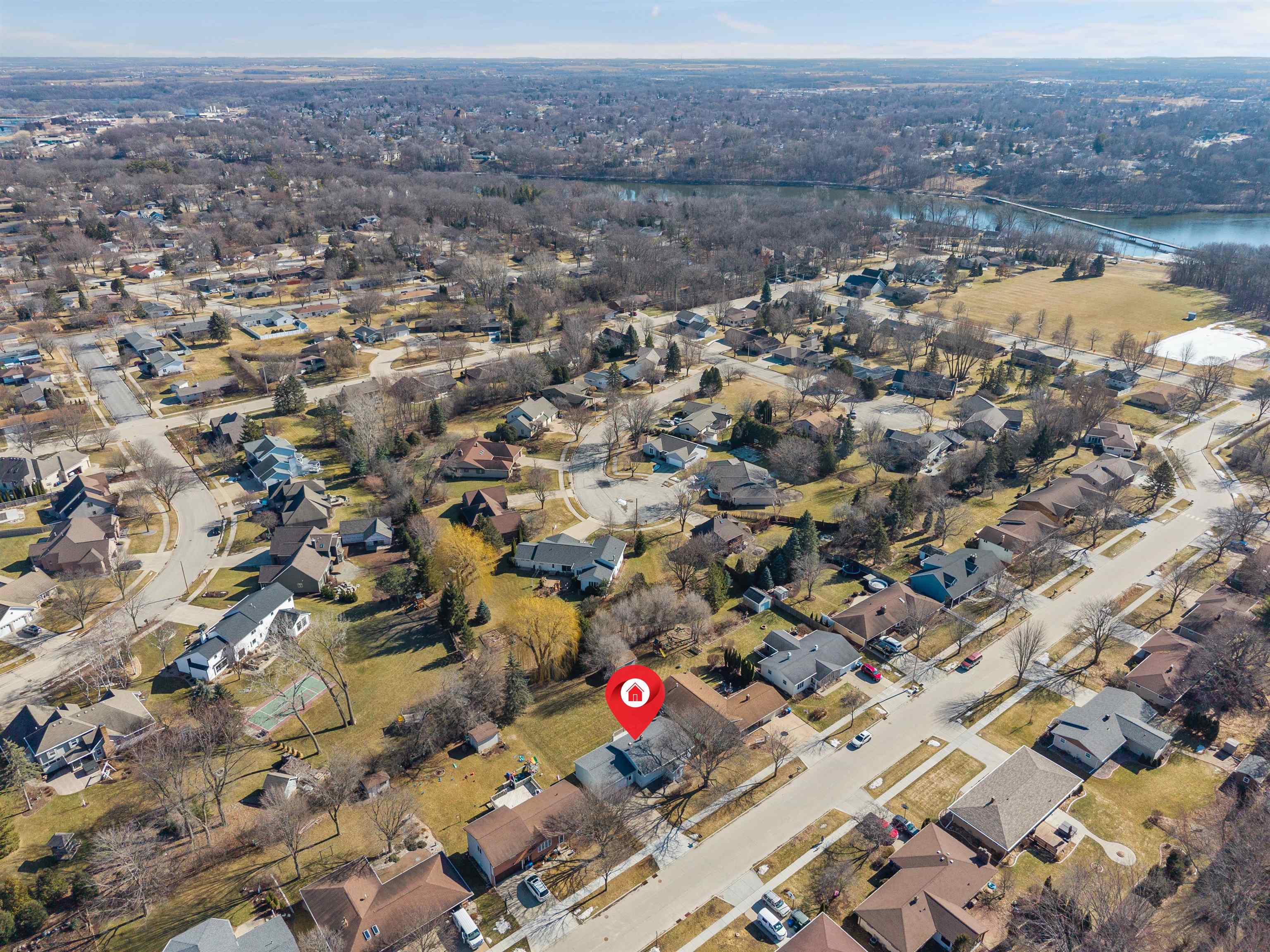 800 CAROL LYNN Drive