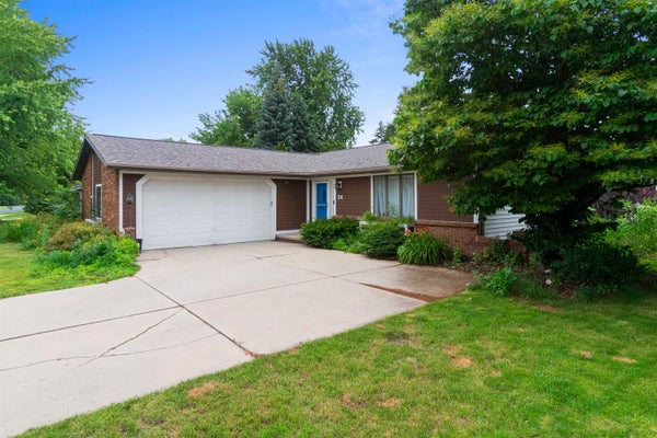 24 GREVES CT, APPLETON, WI 54914 - Image d7a77d193d2a7e84c90b5bb3ad455fd2/2065628872