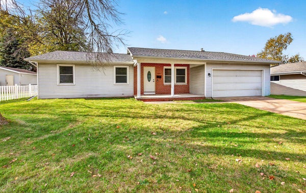 2409 S GLADYS AVE, APPLETON, WI 54915 - Image d7ca797f329c18ea74a04460c1d120dc/111691274