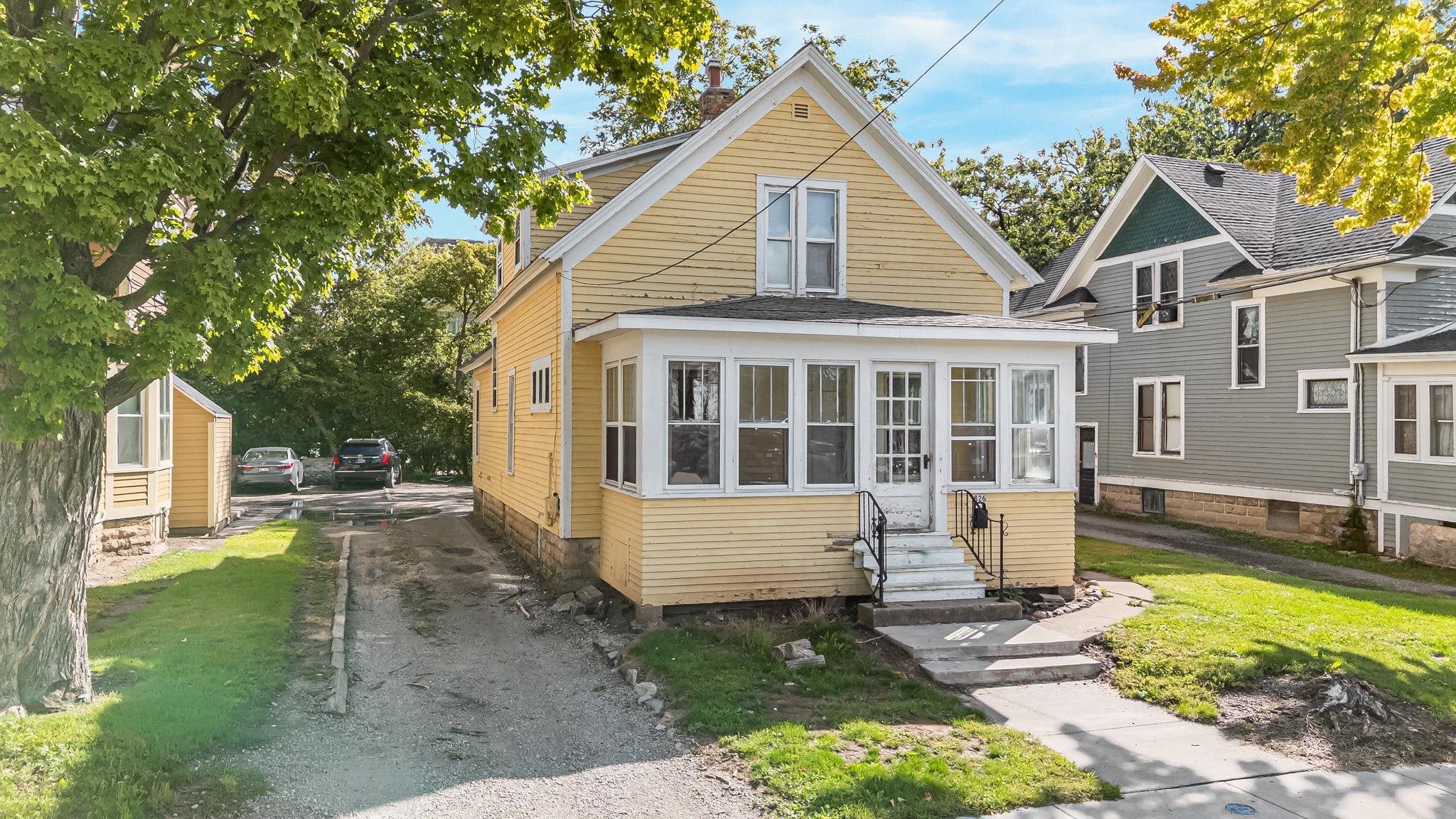 826 MCKINLEY Street