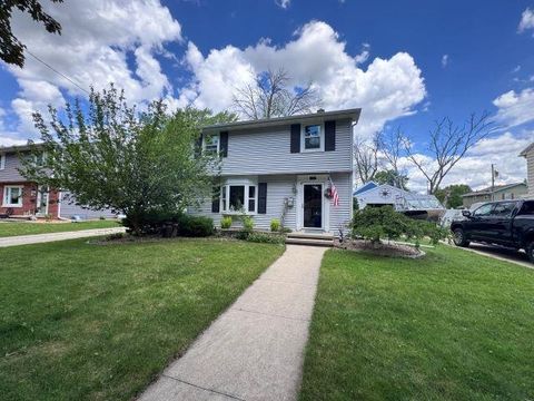 Photo of 1118 PARKWAY Boulevard, APPLETON, WI 54914 (MLS # 50327533)