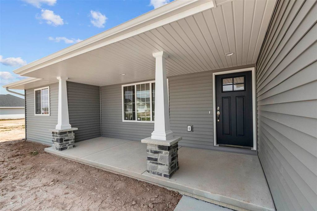 Photo of N9254 HOMESTEAD Lane, APPLETON, WI 54915 (MLS # 50317983)